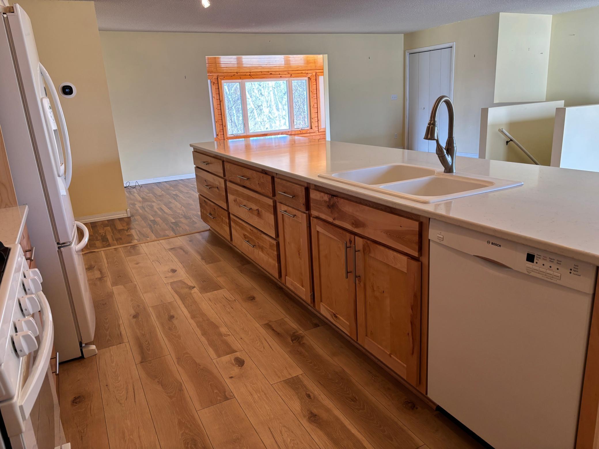 Lots of cabinet space in the kitchen.