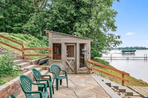 2431 S Shore Boulevard, Saint Paul, MN 55110