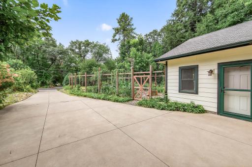 2431 S Shore Boulevard, Saint Paul, MN 55110