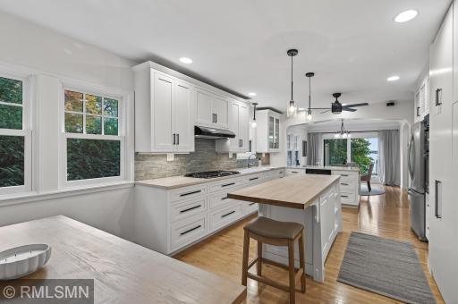2431 S Shore Boulevard, Saint Paul, MN 55110