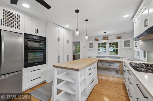 2431 S Shore Boulevard, Saint Paul, MN 55110
