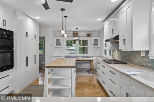 2431 S Shore Boulevard, Saint Paul, MN 55110