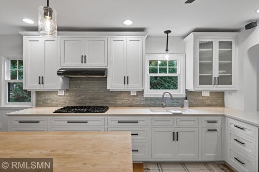2431 S Shore Boulevard, Saint Paul, MN 55110