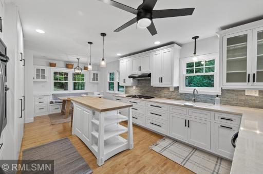 2431 S Shore Boulevard, Saint Paul, MN 55110