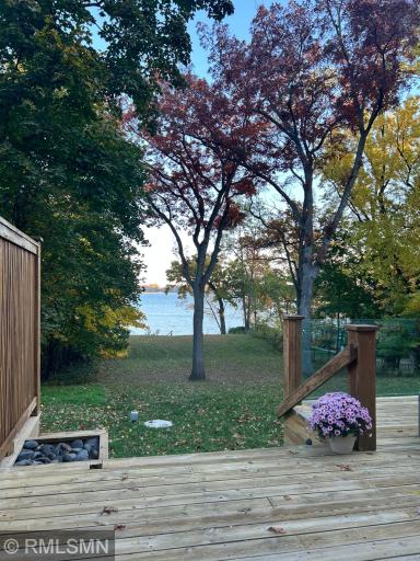 2431 S Shore Boulevard, Saint Paul, MN 55110