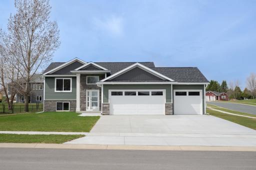 809 5th Avenue NW, Dodge Center, MN 55927