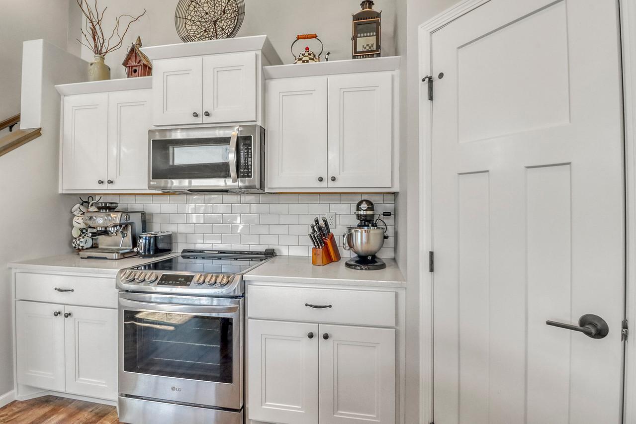 Kitchen1_3-1280.JPG