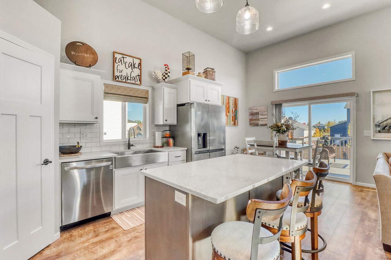 Kitchen1_1-1280.JPG