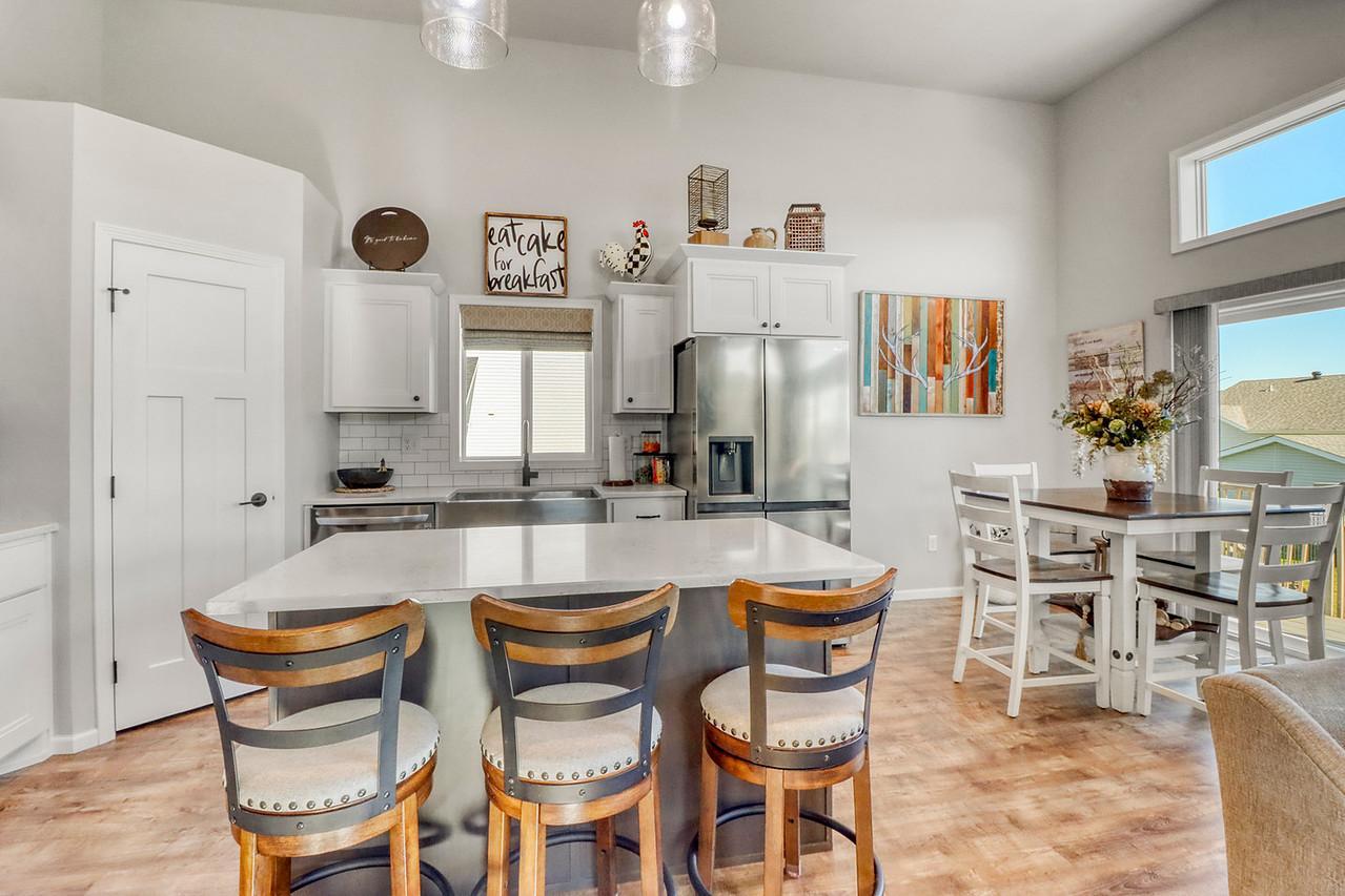 Kitchen1_0-1280.JPG
