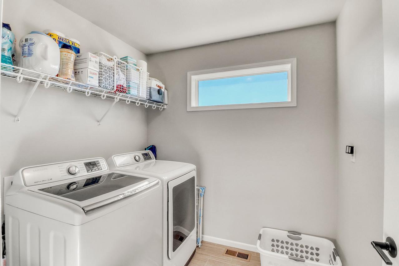 Laundry Upper 1_1-1280.JPG