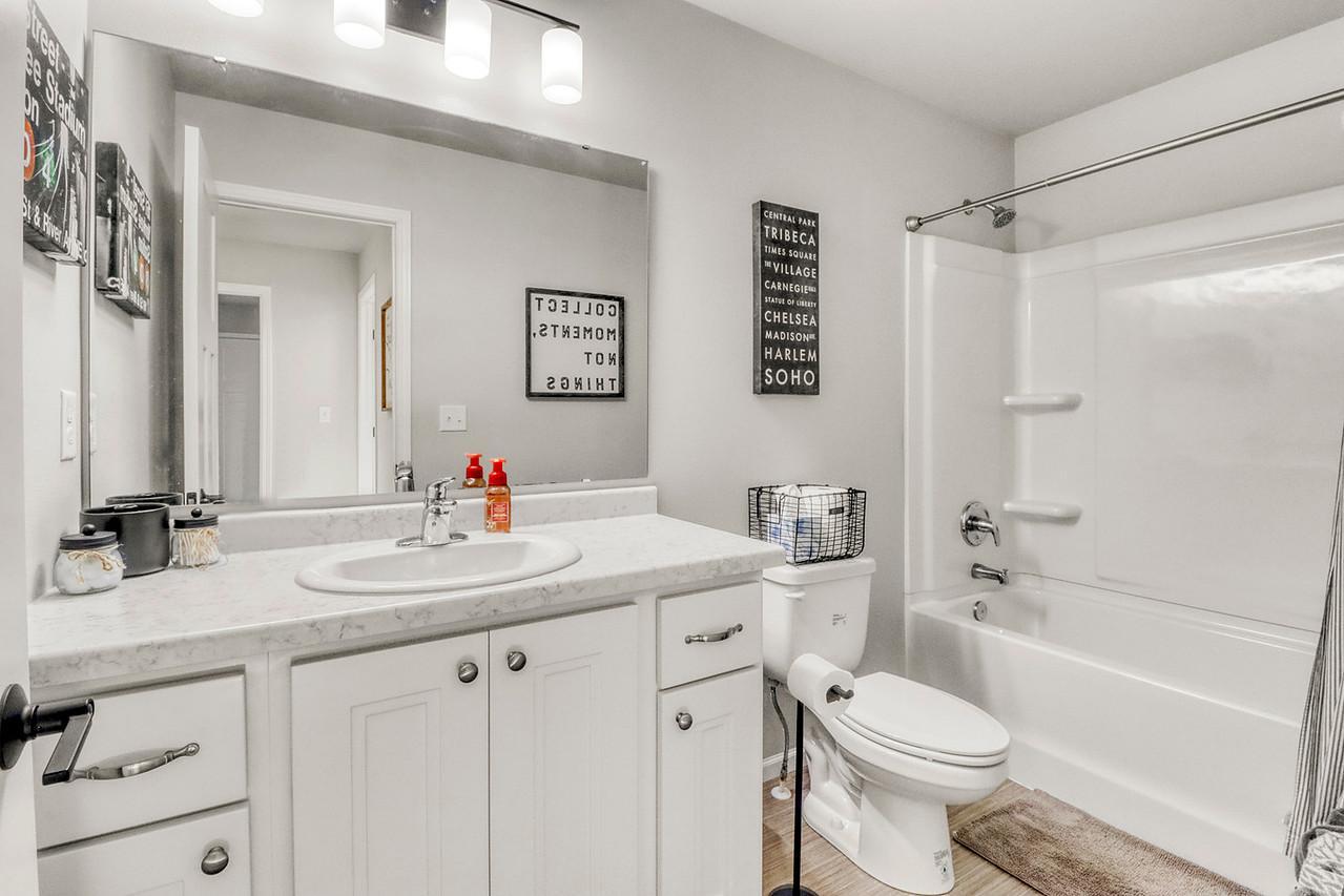 Upstairs Bathroom1_0-1280.JPG