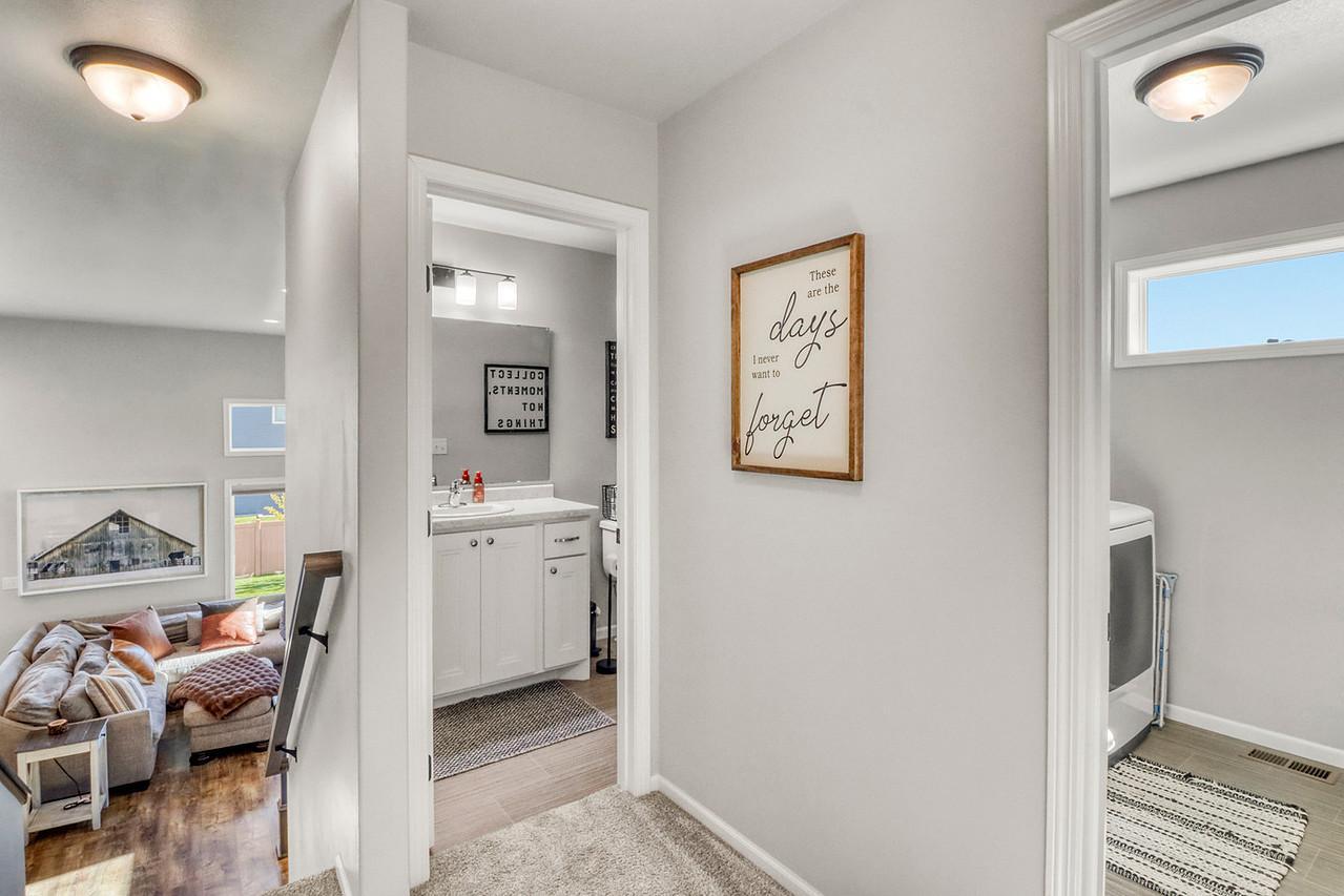 Upstairs1_1-1280.JPG