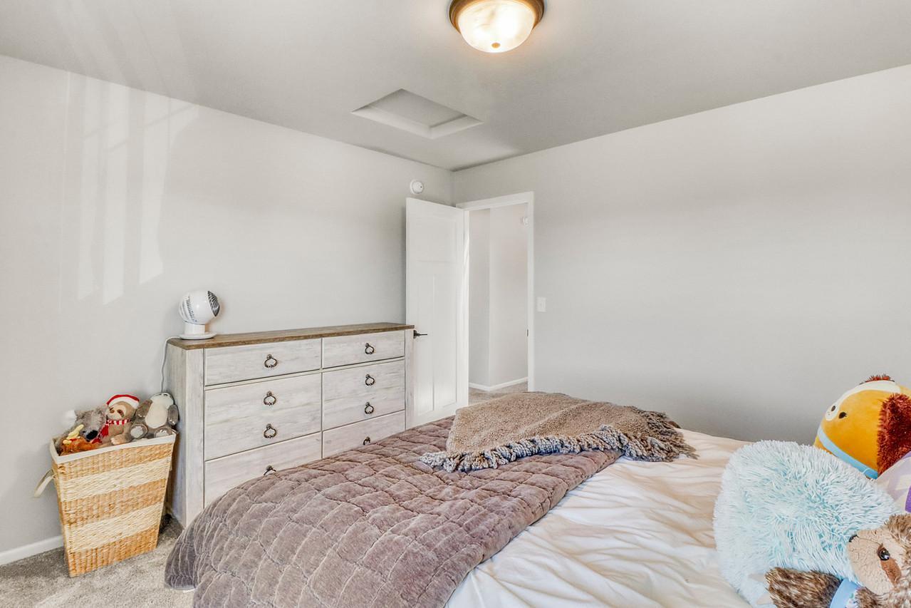 Bedroom2_2-1280.JPG