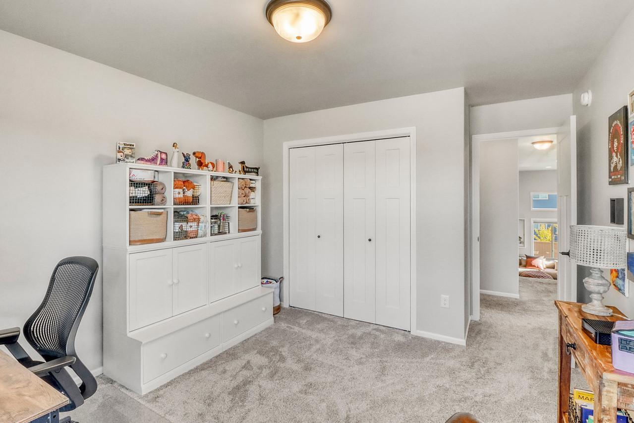 Bedroom1_2-1280.JPG