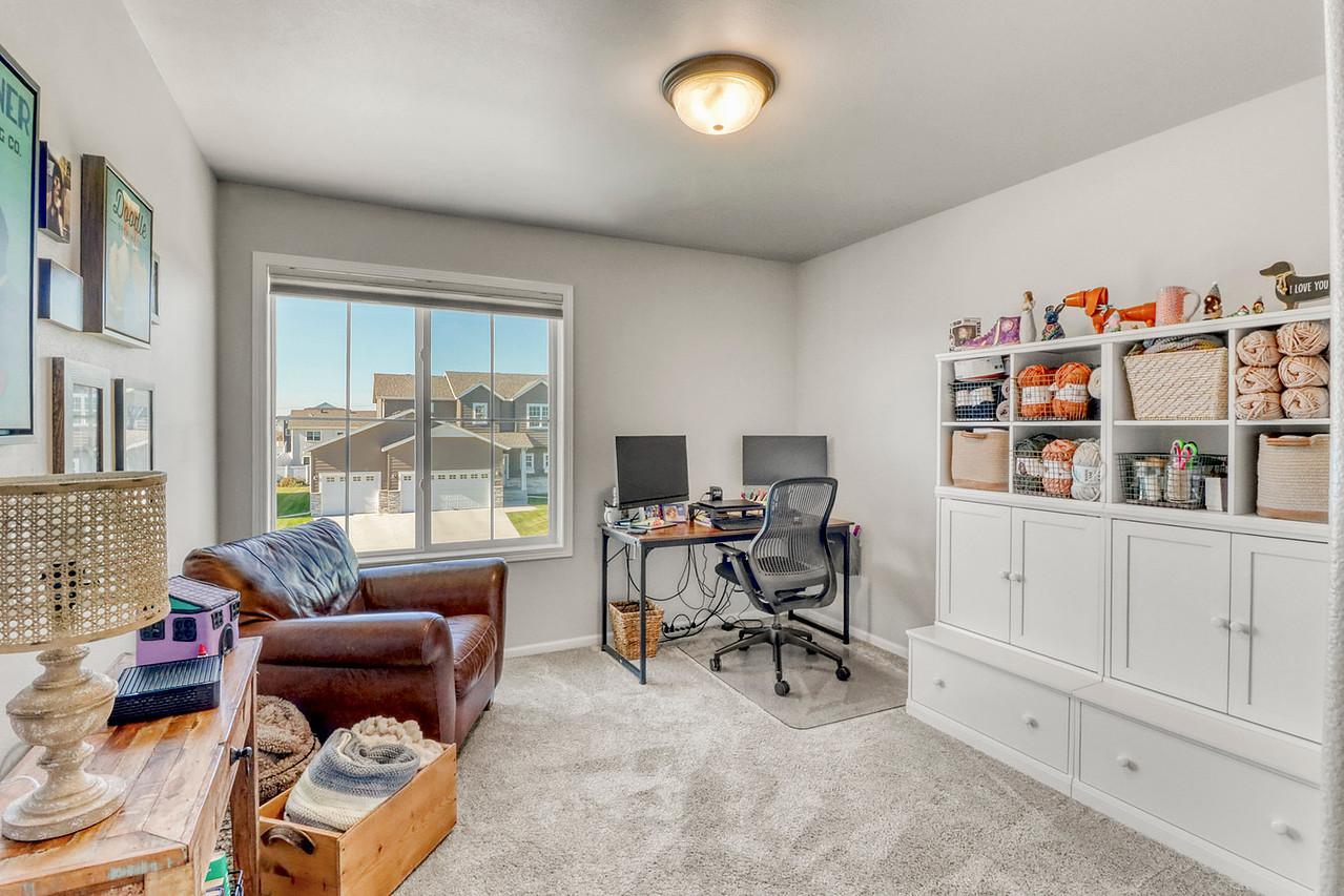 Bedroom/office1_1-1280.JPG