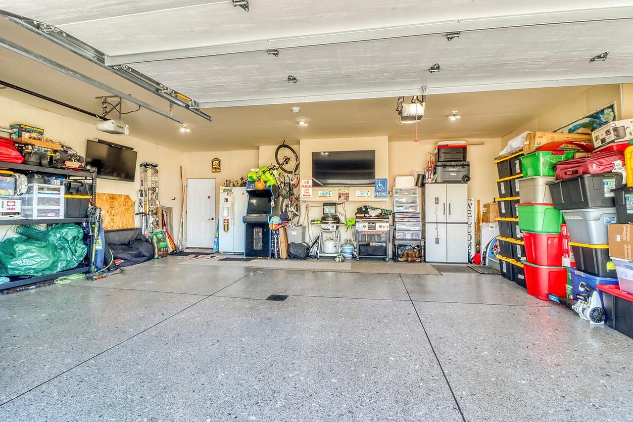 Garage1_0-1280.JPG