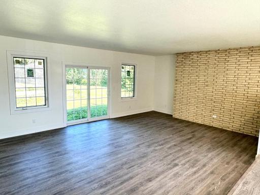 505 6th Street NE, Roseau, MN 56751