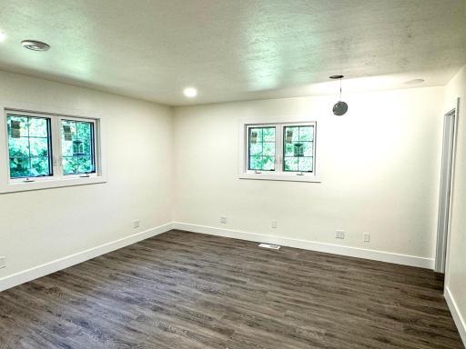 505 6th Street NE, Roseau, MN 56751