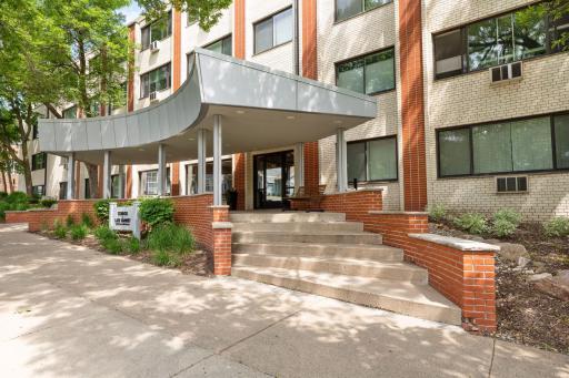 2700 W 44th Street, 304, Minneapolis, MN 55410