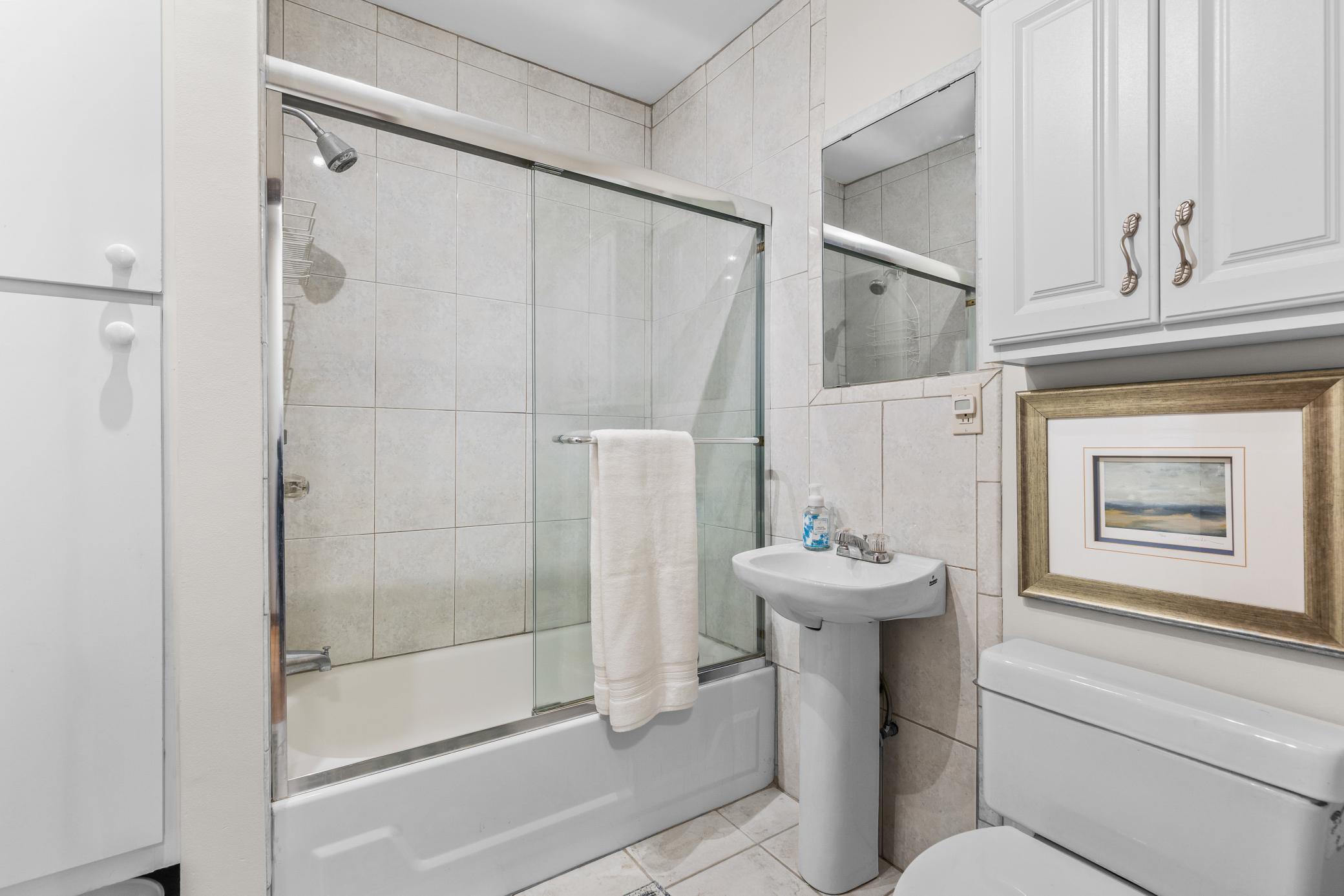 Full Bath - Upper Level