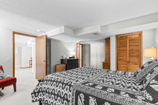 630 Carver Beach Road, Chanhassen, MN 55317