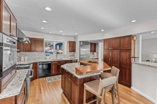 630 Carver Beach Road, Chanhassen, MN 55317