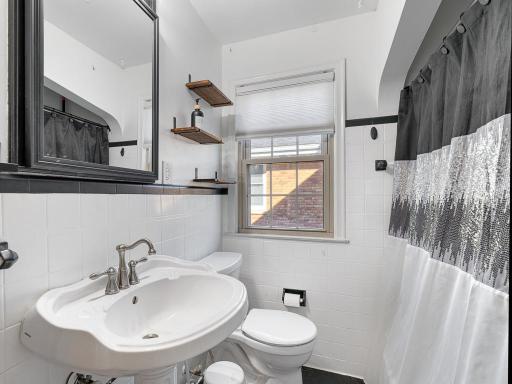 775 Wheelock Parkway E, Saint Paul, MN 55106