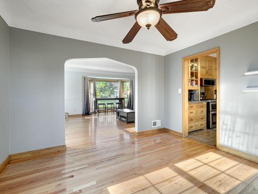 775 Wheelock Parkway E, Saint Paul, MN 55106