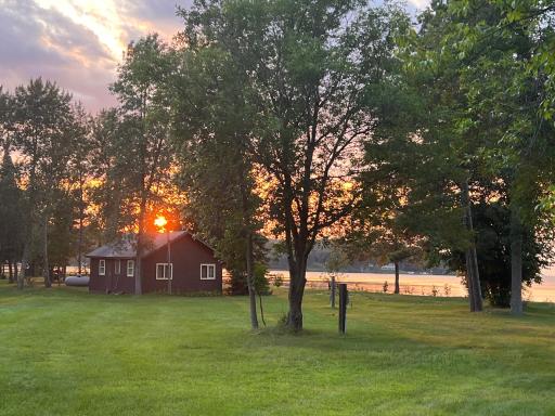 How awesome would it be to hang out at sunset mere feet from the beach? And imagine falling asleep to the sound of the gently lapping waves on the shore!