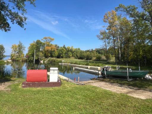 And forget needing to lug heavy gas cans down to your boat or pull up to marinas on the lake selling overpriced gas. Conveniently fuel up your boat right here!