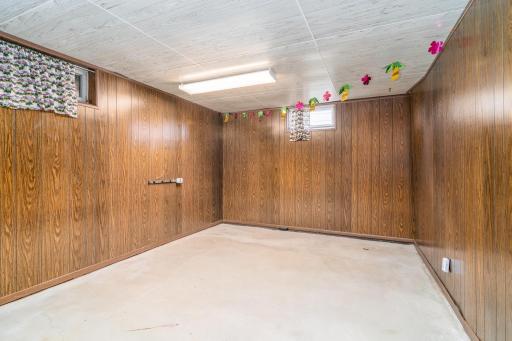 416 Crescent Avenue, Crookston, MN 56716