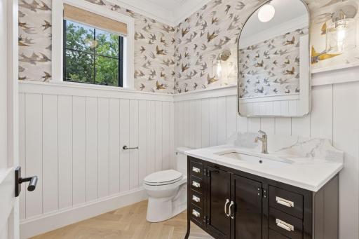 6101 Blake Circle, Edina, MN 55436