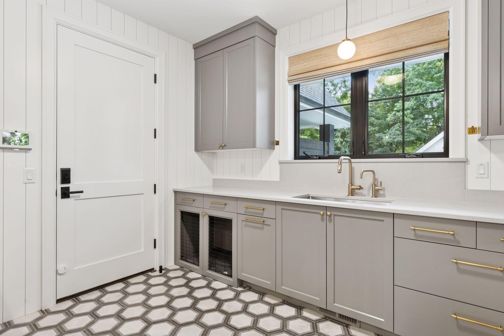 Huge mud room with plenty of space and laundry