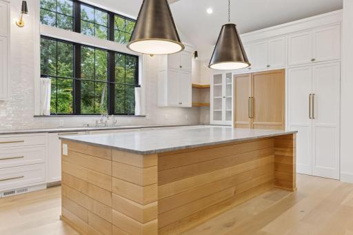 6101 Blake Circle, Edina, MN 55436
