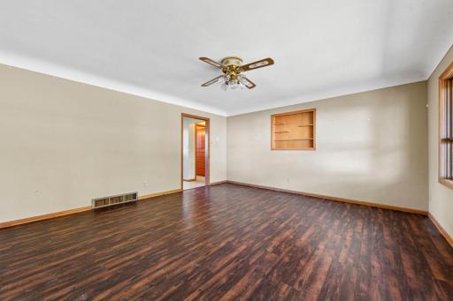 1043 Chase Avenue, Gibbon, MN 55335