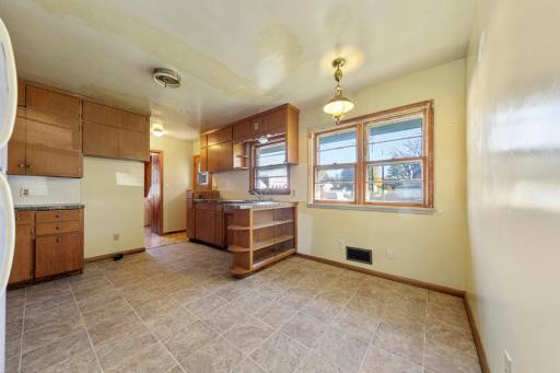 1043 Chase Avenue, Gibbon, MN 55335