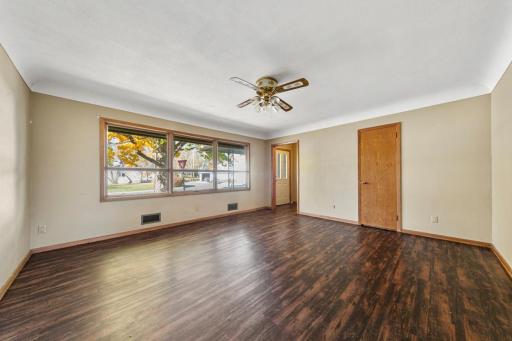 1043 Chase Avenue, Gibbon, MN 55335