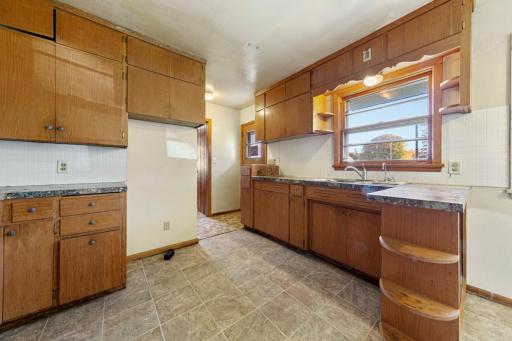 1043 Chase Avenue, Gibbon, MN 55335