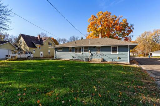 1043 Chase Avenue, Gibbon, MN 55335