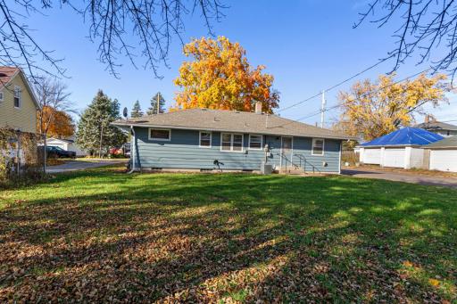 1043 Chase Avenue, Gibbon, MN 55335