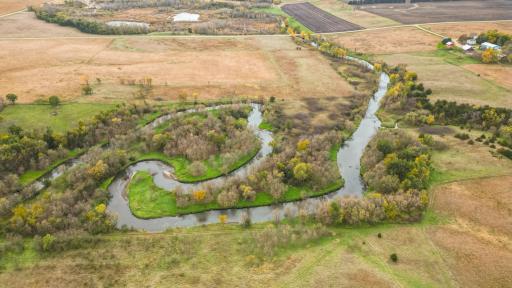 dji_fly_20251022_184926_525_1761159270732_photo.jpg