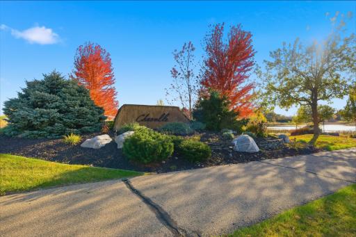 Welcome to the special Chevalle neighborhood where lifestyle and amenities can be enjoyed.