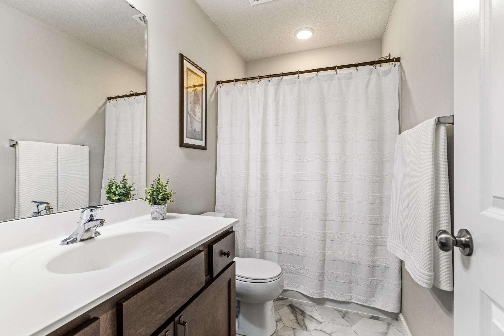 Main level full bath