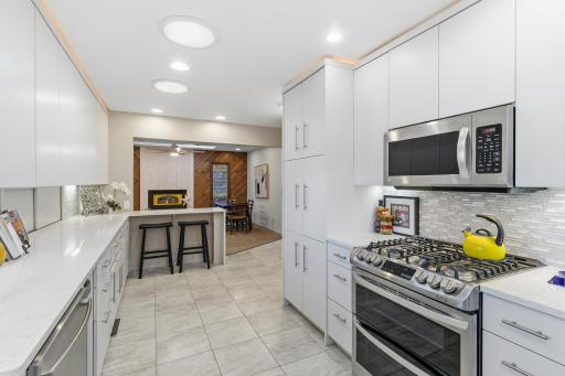 Photo for 882 Transit Avenue, Roseville, MN 55113 - listing #6809940 882 Transit Avenue, Roseville, MN 55113