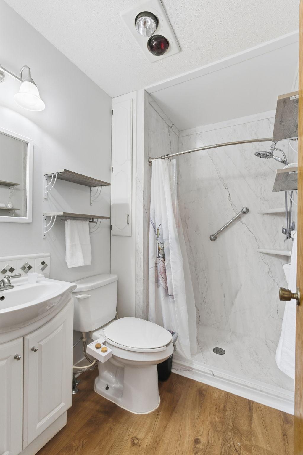 39-web-or-mls-9345 N Washburn Ave-39.jpg