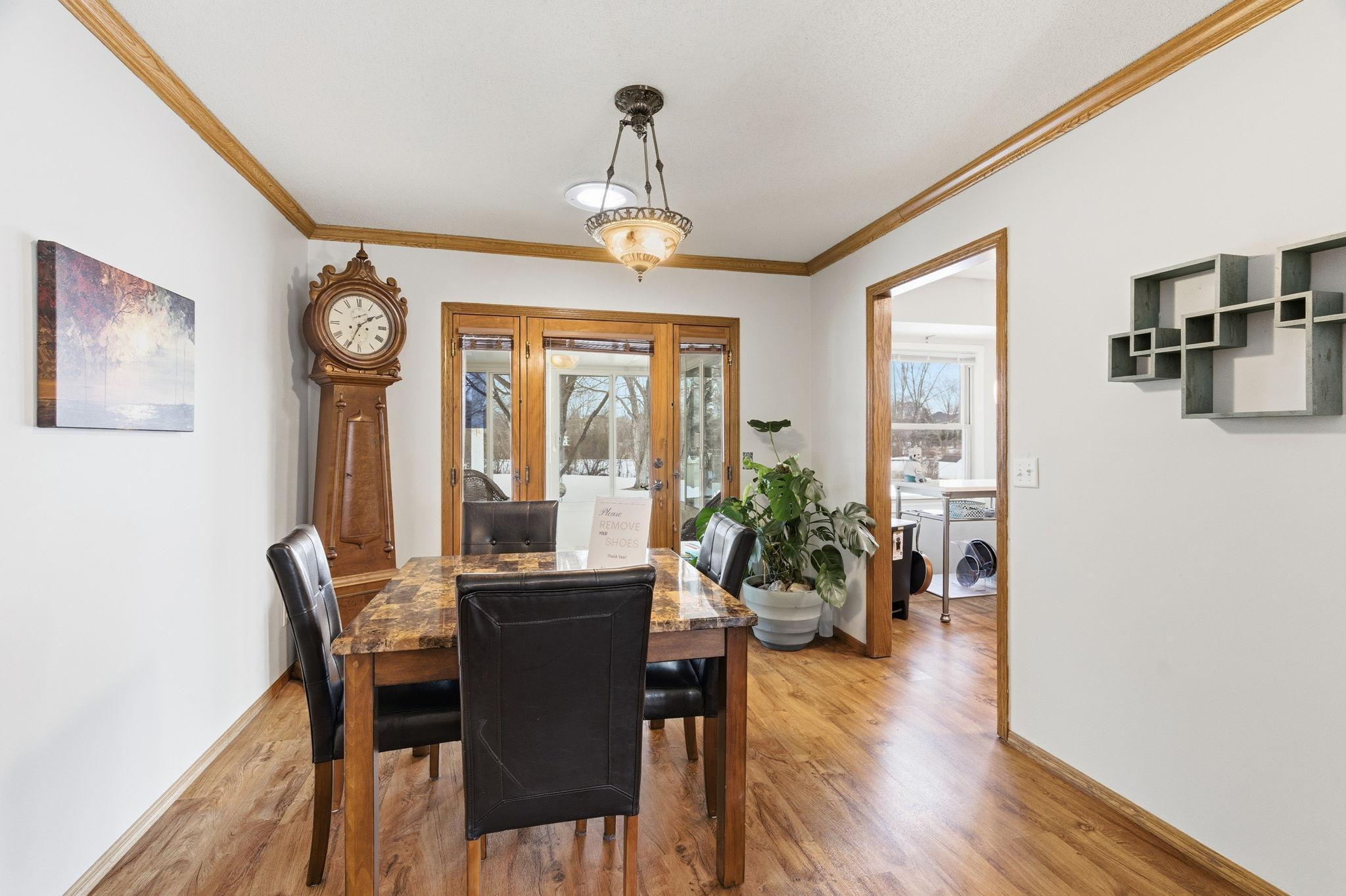 15-web-or-mls-9345 N Washburn Ave-15.jpg