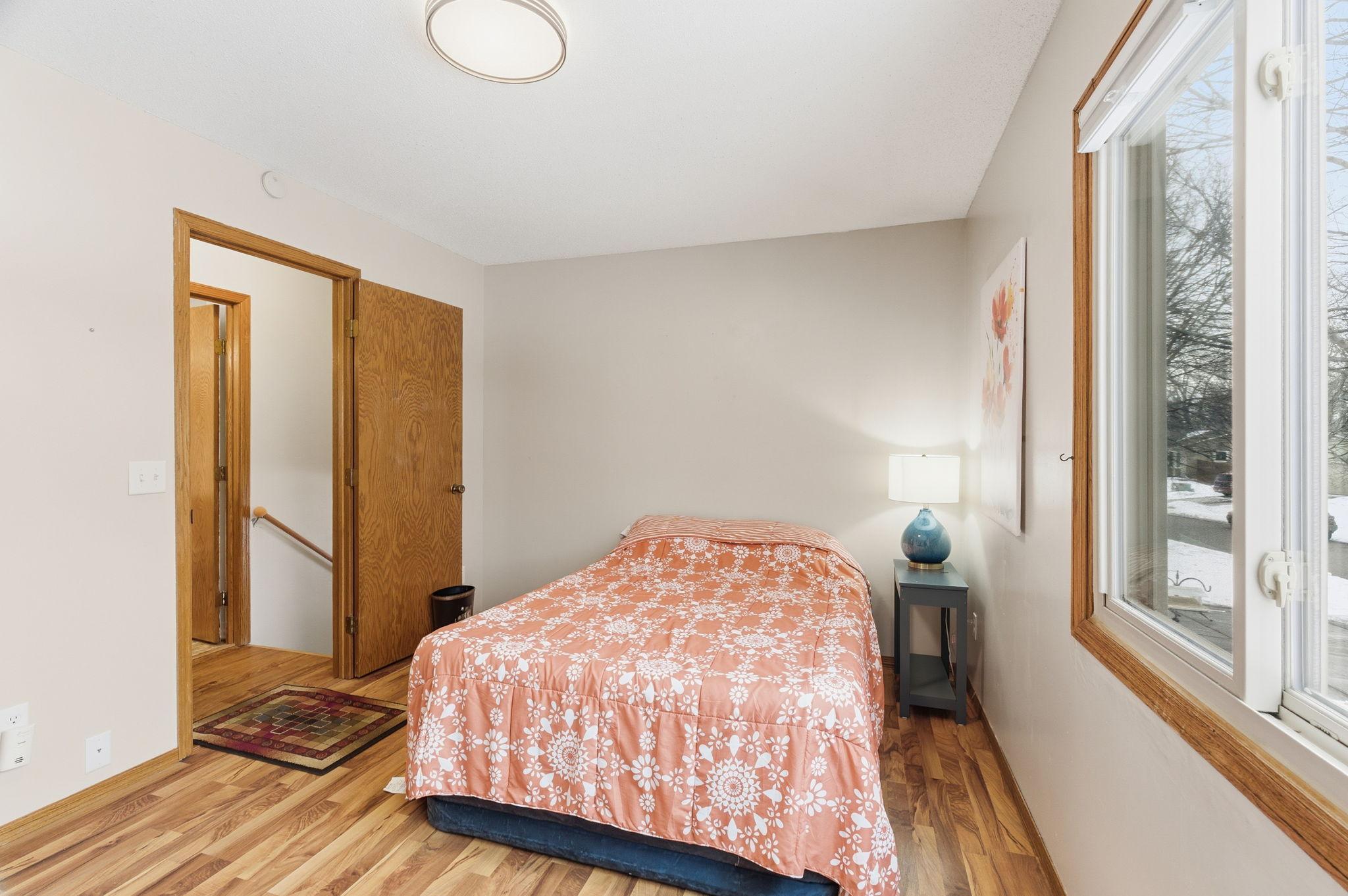 29-web-or-mls-9345 N Washburn Ave-29.jpg