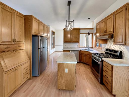 14835 39th Avenue N, Minneapolis, MN 55446