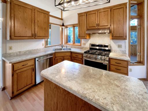 14835 39th Avenue N, Minneapolis, MN 55446