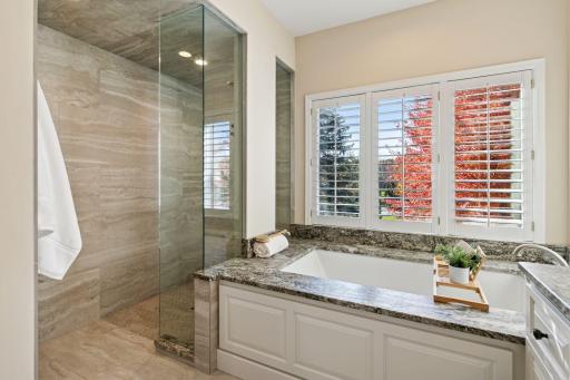 Soaking tub, heated floors, undercabinet lighting